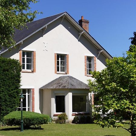 L'Atelier Du Chateau Saint-Ay Exterior photo