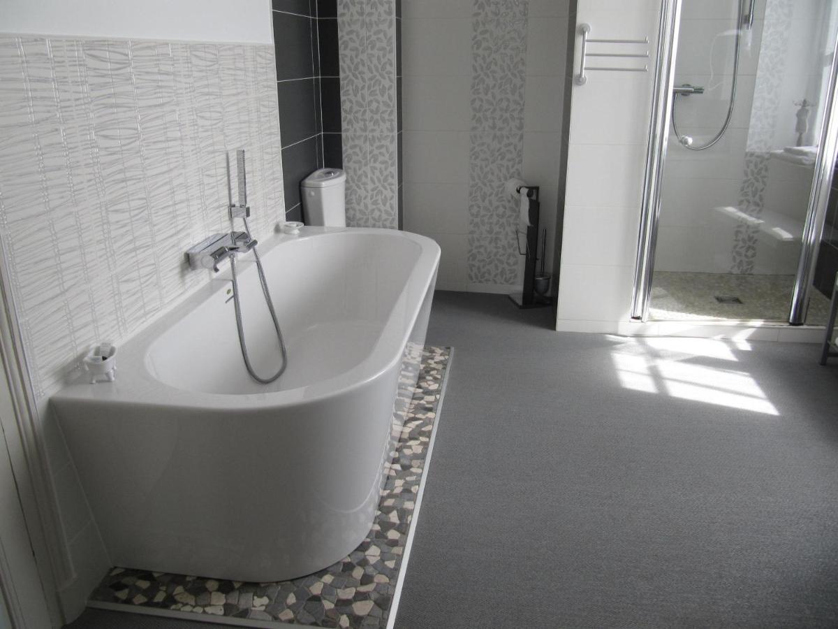 L'Atelier Du Chateau Saint-Ay Exterior photo